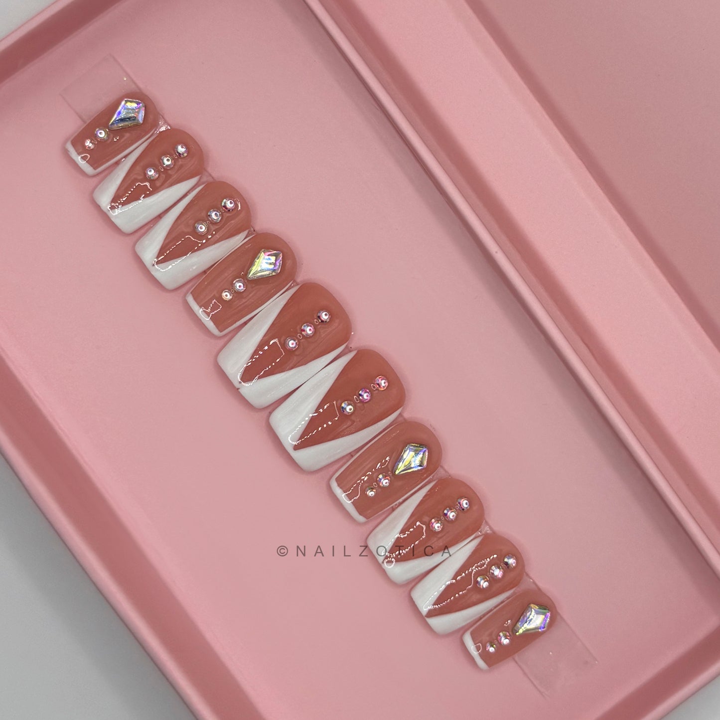 Rich Gurl - Short Length 25mm Square Shape White French Tip Silver Rhinestone Reusable Acrylic Gel UV Hand-Painted High Quality Handmade Luxury Press On Nails
