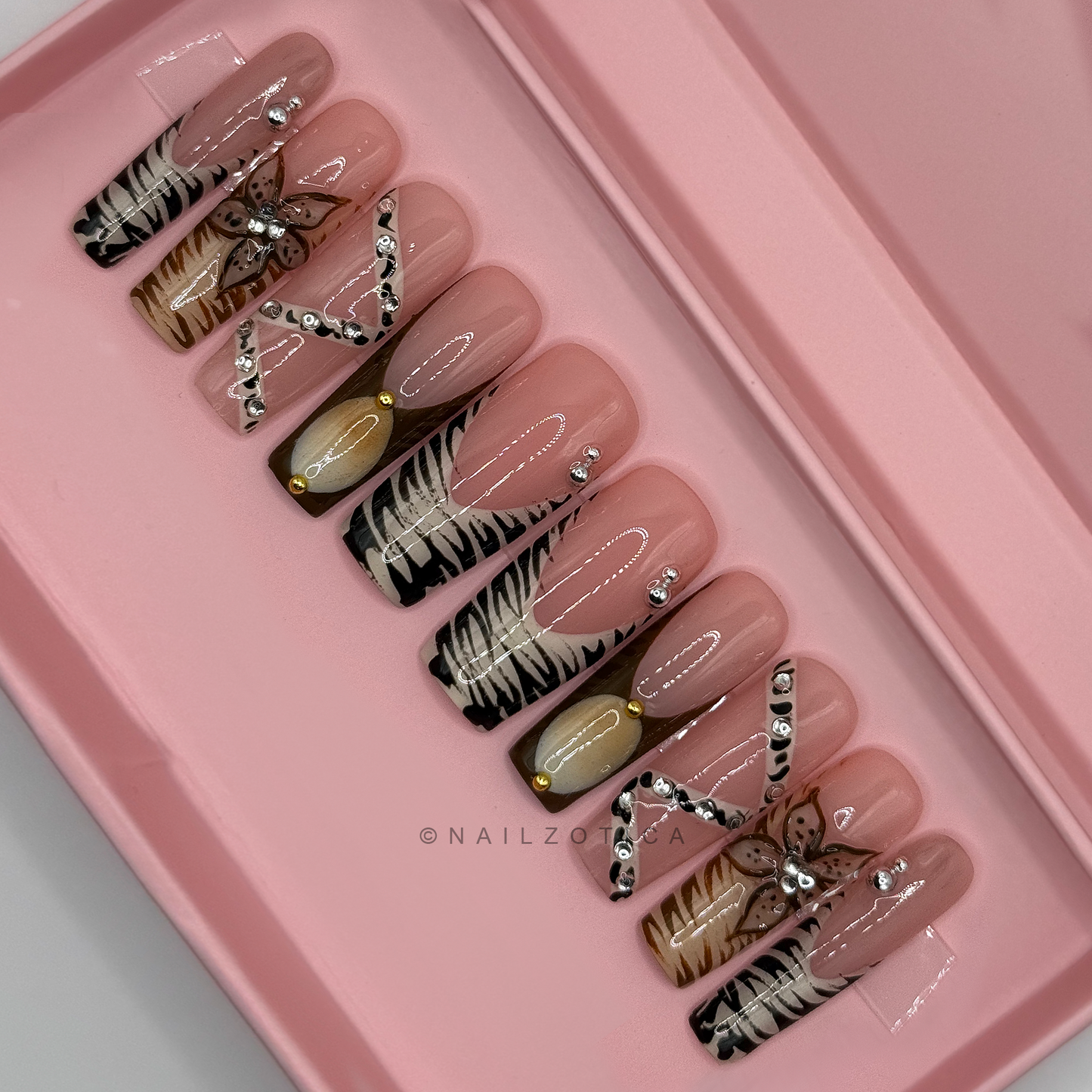 Nailzotica Medium Length Reusable Acrylic Gel UV High Quality Handmade Luxury Press On Nails