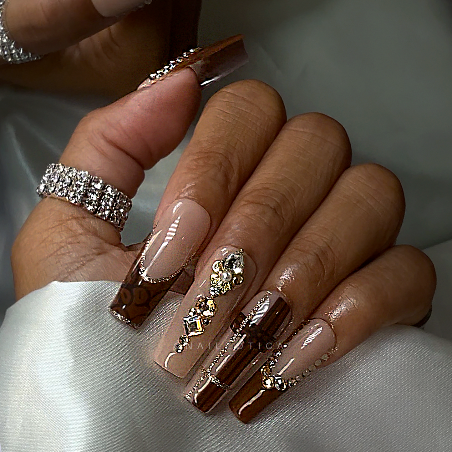 Plaid Princess - Medium Length 35mm Transparent Nude Base Brown French Tip Plaid Gold Glitter Rhinestone Reusable Acrylic Gel UV Hand-Painted High Quality Handmade Luxury Press On Nails