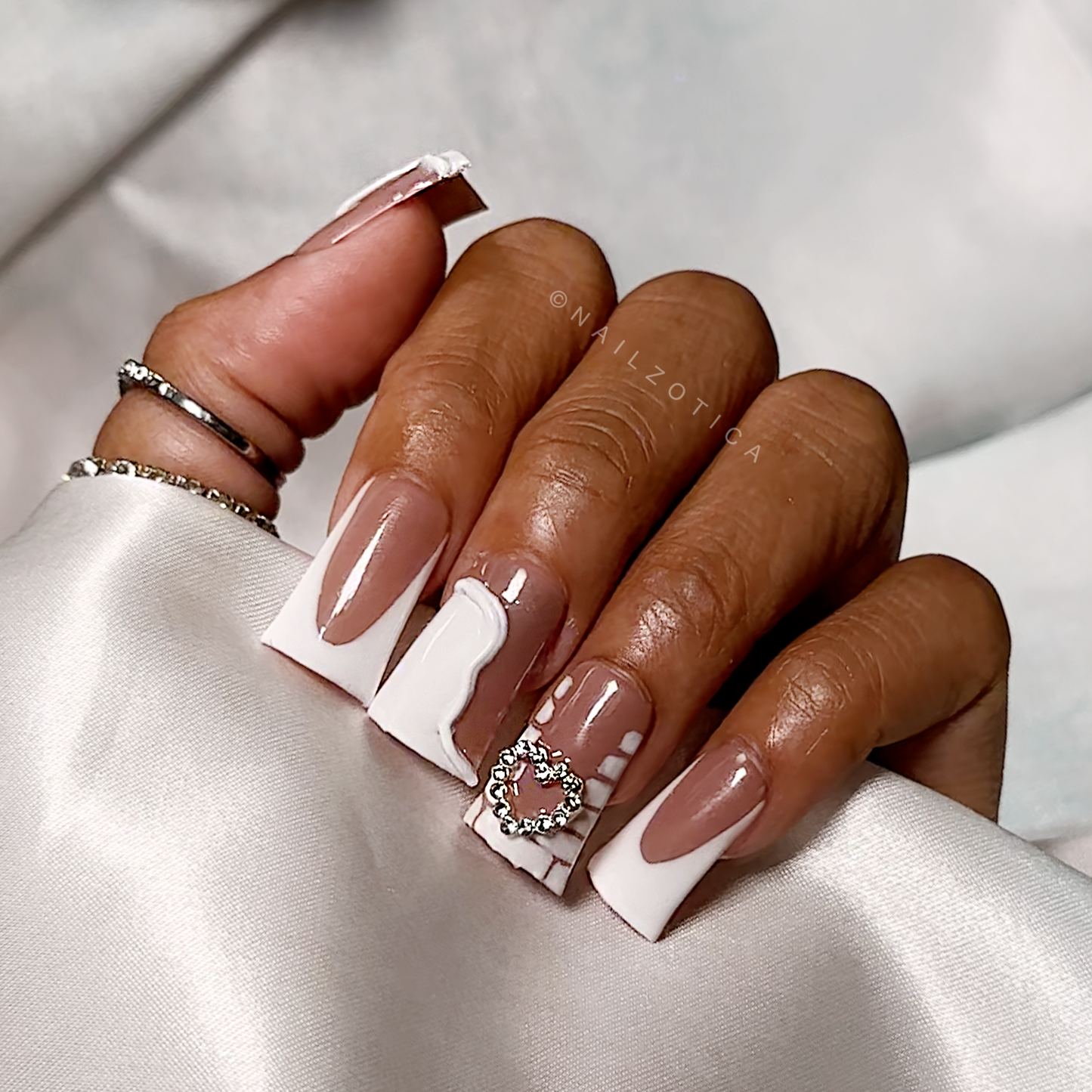 Sleek Swirls - Short Length 25mm Duck Shape White 3D Abstract Swirl White Croc Print Nude Base Silver Heart Rhinestone Charm Reusable Acrylic Gel UV Hand-Painted High Quality Handmade Luxury Press On Duck Nails