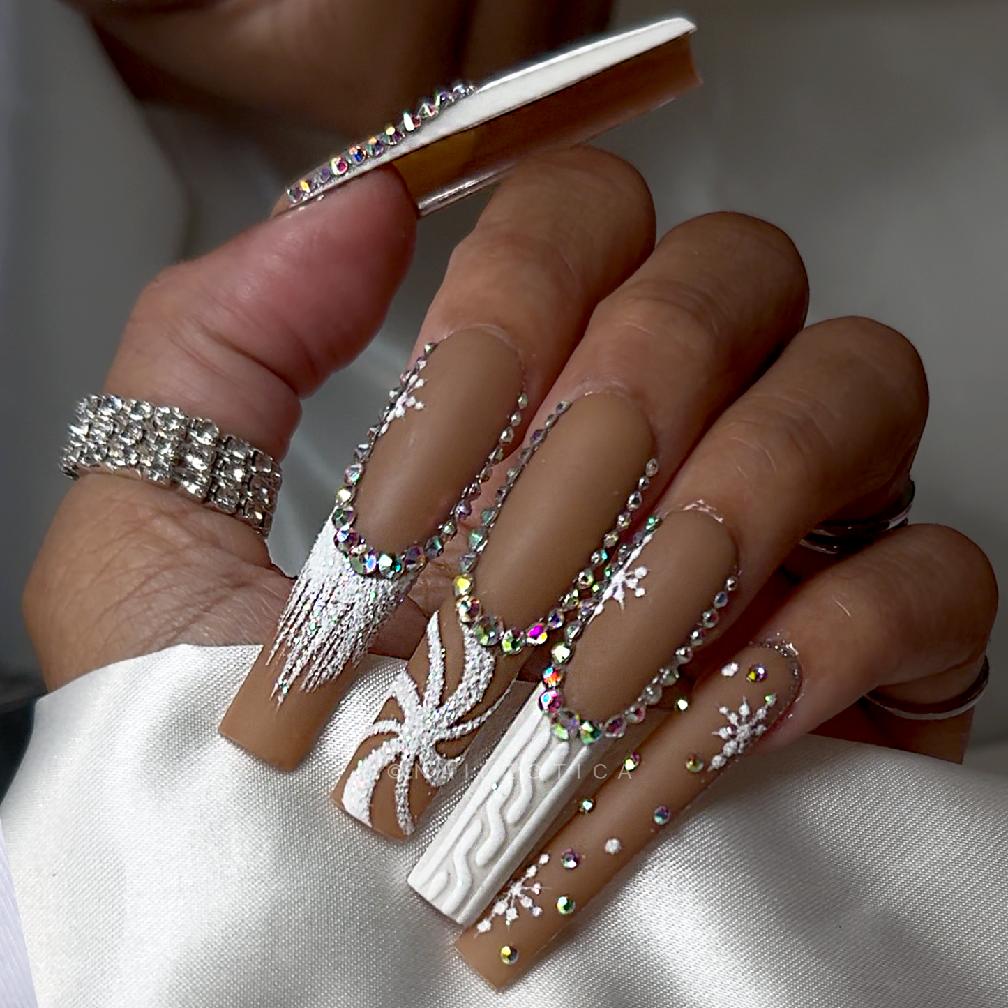 Nailzotica Holiday Christmas Edition Winter Reusable Acrylic Gel UV High Quality Handmade Luxury Press On Nails